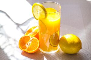 Juice production: importance of citrus clarification